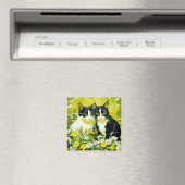 愛らしい猫が野原で座るデイジー マグネット (インサイチュ (食洗機))