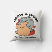 愛らしい猫と犬のハグ – ニャー&ウォフデザイン クッション (裏面)