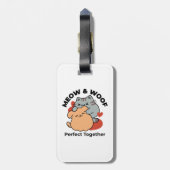 愛らしい猫と犬のハグ – ニャー&ウォフデザイン ラゲッジタグ (裏面縦)