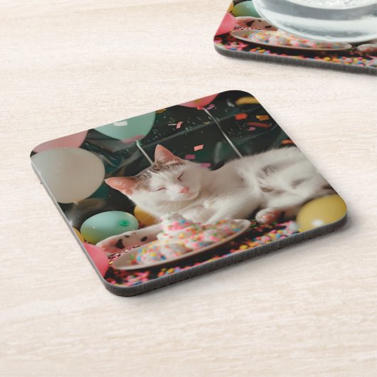 愛らしい猫誕生祝いデザイン コースター (左側)