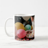 愛らしい猫誕生祝いデザイン コーヒーマグカップ (左)