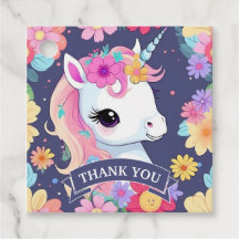 愛らしい白ベビーの一角花