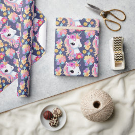 愛らしい白ベビーの一角花 ラッピングペーパー