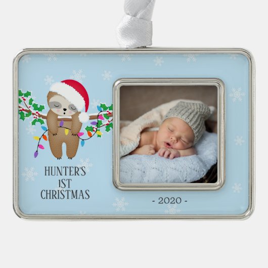 愛らしい眠るスロッス初めてのクリスマス写真 シルバープレートフレームオーナメント (正面)