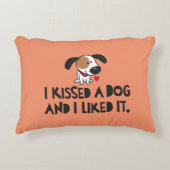 愛らしい私は犬にキスして好きだった アクセントクッション (正面)