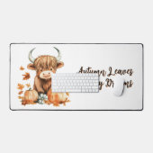 愛らしい秋の高原牛 デスクマット (キーボード&マウス)