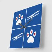 愛らしい航空ブルーの犬の足跡と飛行機 スクエア壁時計 (傾斜)