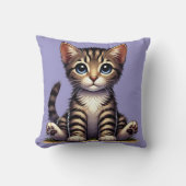 愛らしい虎猫の子猫と青い目 クッション (正面)