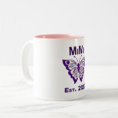 愛らしい蝶ミミ「Est 2020」 ツートーンマグカップ (正面左)