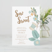 愛らしい裁縫刺繍フラワーボーイ赤ちゃんシャワー 招待状 (スタンド正面)