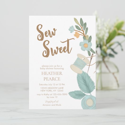 愛らしい裁縫刺繍フラワーボーイ赤ちゃんシャワー 招待状 (スタンド正面)