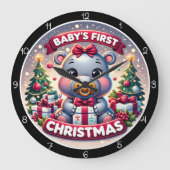 愛らしい赤ちゃんの最初のカバのクリスマス ラージ壁時計 (正面)