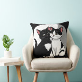 愛らしい2匹の猫が一緒に座って クッション (椅子)