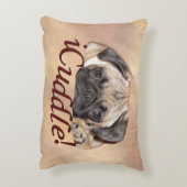 愛らしいiCuddleのパグの子犬 アクセントクッション (裏面(縦))