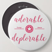 愛らしく嘆かわしい政治ボタンPinのピンク 缶バッジ (正面&裏面)