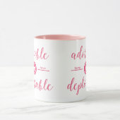 愛らしく嘆かわしい政治マグのピンク マグカップ (中央)