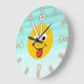 愛らしく幸せなEmojiは常に幸せ顔です ラージ壁時計 (傾斜)