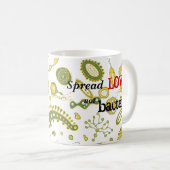 愛を広げ、広げ、バクテリア コーヒーマグカップ (正面右)