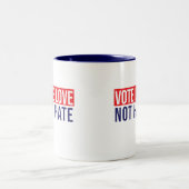 愛を憎まない投票 ツートーンマグカップ (中央)