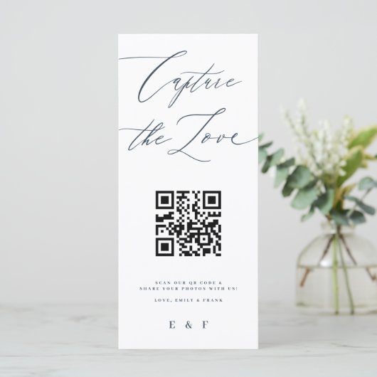 愛を捕らえる | 青い白のモノグラムの写真のサイン メニュー (スタンド正面)