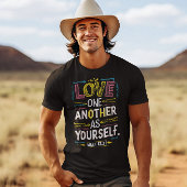 愛を放ち、統一を受け入れる Tシャツ