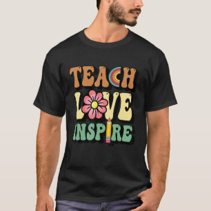 愛を教え、彩りに溢れる鉛筆でインスパイア 背景に虹 新学期の準備 Tシャツ