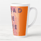 愛を溶かした色の引用文を広前向きめる カフェラテマグ (右)