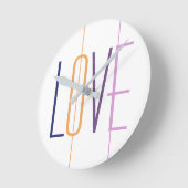 愛タイポグラフィモダンストライプの数々の色 ラウンド壁時計 (傾斜)