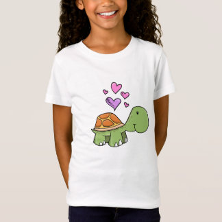 愛ハートのTシャツを持つかわいく小さいカメ Tシャツ