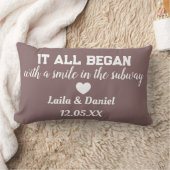 愛パーソナライズされた物語サブウェイ枕 – 名前&日付 ランバークッション (ブランケット)