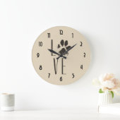 愛ペット足のプリントのブラウンのグランジなタイポグラフィ ラージ壁時計 (ホーム)