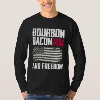愛国アメリカ国旗 バーボン ベーコン 銃 自由 Tシャツ