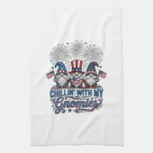 愛国グノーム+グノーム仲間とくつろぎTシャツデザイン キッチンタオル (縦)