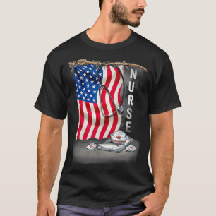 愛国ナース7月4日アメリカ国旗の順風 Tシャツ