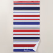 愛国パーソナライズされた赤白青ストライプ ビーチタオル (正面)