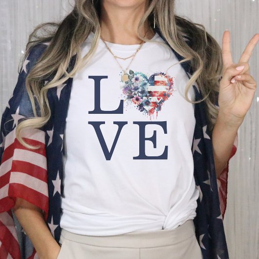 愛国フラワーハートアメリカ国旗Tシャツ Tシャツ