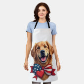愛国心あふれるゴールデンレトリーバー愛好家のためのヴィンテージTシャツ エプロン (着用した状態)