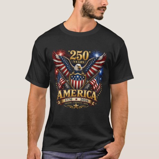 愛国心あふれるハクトウワシ アメリカ独立記念日 Tシャツ (正面)