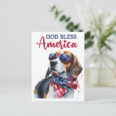 愛国心あふれるビーグル犬、神よアメリカを祝福し給え ポストカード (スタンド正面)