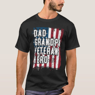 愛国心が強いパパの祖父の退役軍人の英雄のAmercianの旗 Tシャツ
