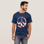愛国心が強いピースサインのTシャツ Tシャツ (正面フル)