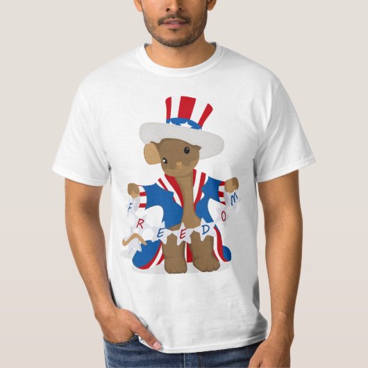 愛国心が強いマウスは7月4日の自由を祝うことを愛します Tシャツ (正面)