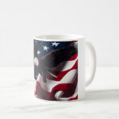愛国心が強いワシの米国旗 コーヒーマグカップ (正面右)