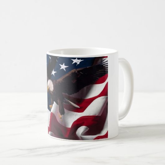 愛国心が強いワシの米国旗 コーヒーマグカップ (正面右)