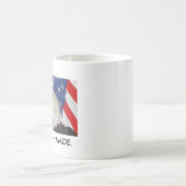 愛国心が強い白頭鷲および米国旗 コーヒーマグカップ (中央)