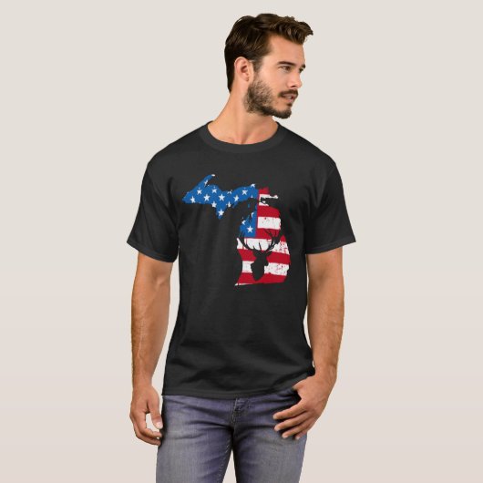 愛国心が強い米国旗のミシガン州のシカの捜すこと Tシャツ (正面フル)