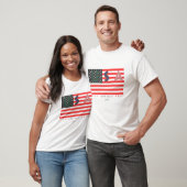愛国心が強い7月の4日Tシャツ Tシャツ (ユニセックス)