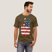 愛国心のある平和のサインのプレミアムフラッグ大人と Tシャツ (正面フル)