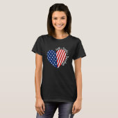 愛国心の家族の自由ハート7月4日U Tシャツ (正面フル)