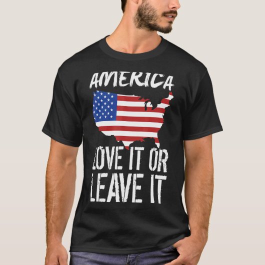 愛国心の強いアメリカは愛し離れている Tシャツ (正面)